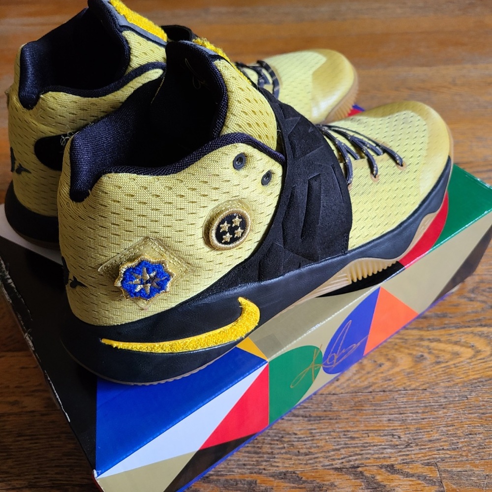 KYRIE 2 'ALL STAR NORTHERN LIGHTS' (unreleased) - Picture 2 of 9
